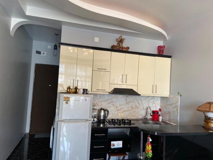 Apartment Vaja Fshavela N16 Μπατούμι Εξωτερικό φωτογραφία